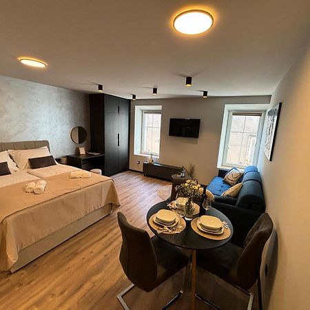Studio Apartman Versi Old Town Zadar Extérieur photo