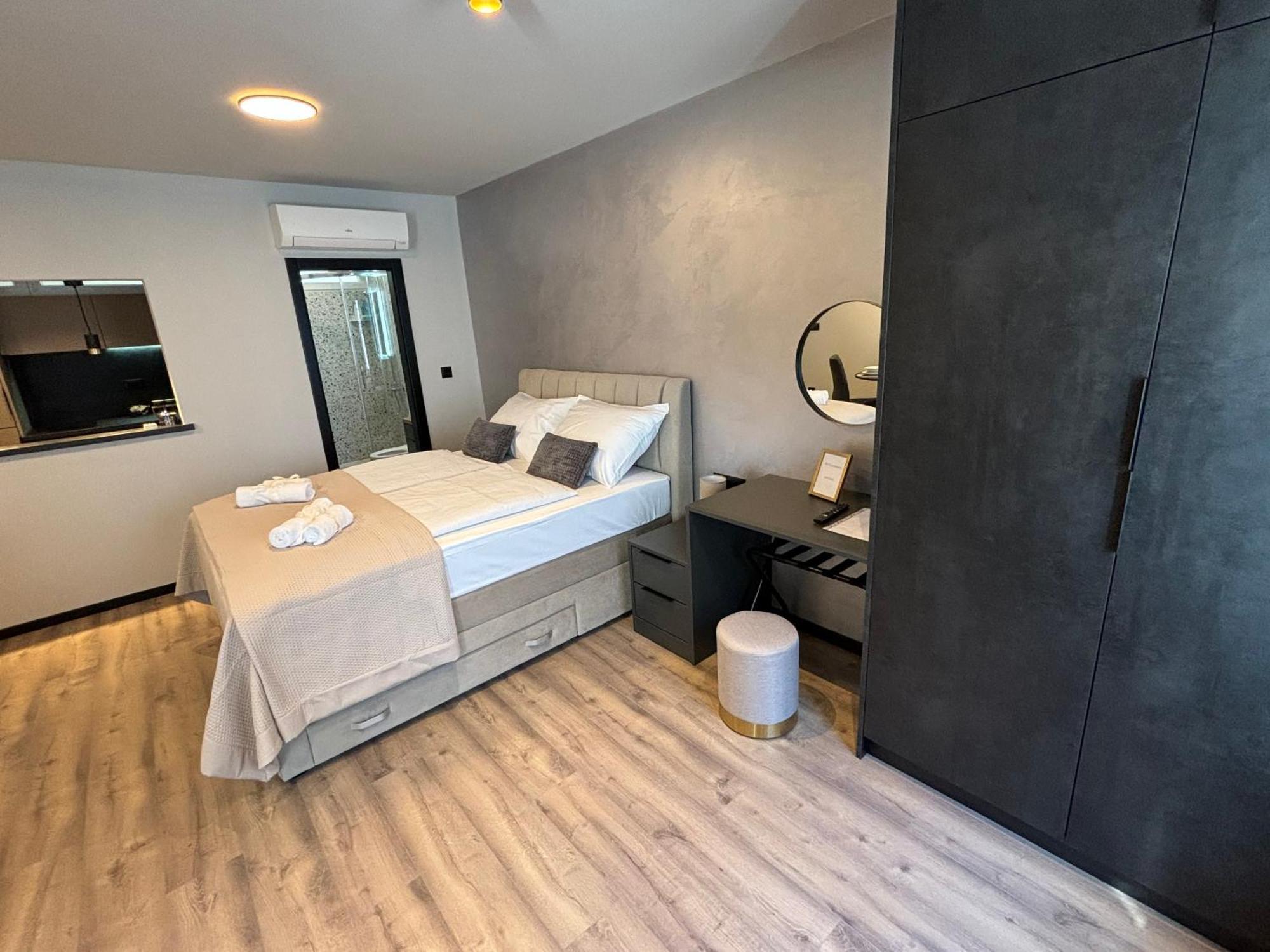 Studio Apartman Versi Old Town Zadar Extérieur photo