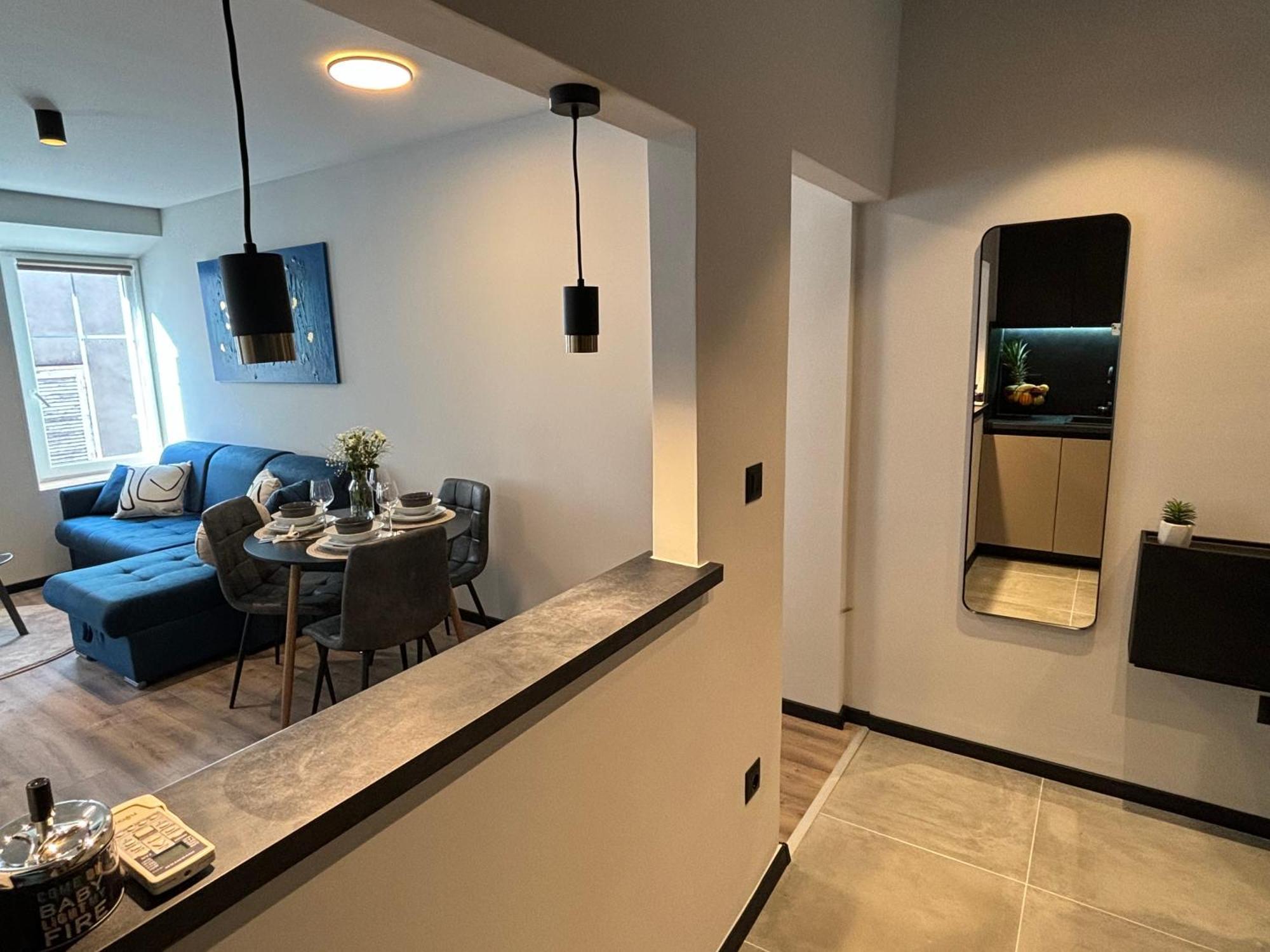 Studio Apartman Versi Old Town Zadar Extérieur photo